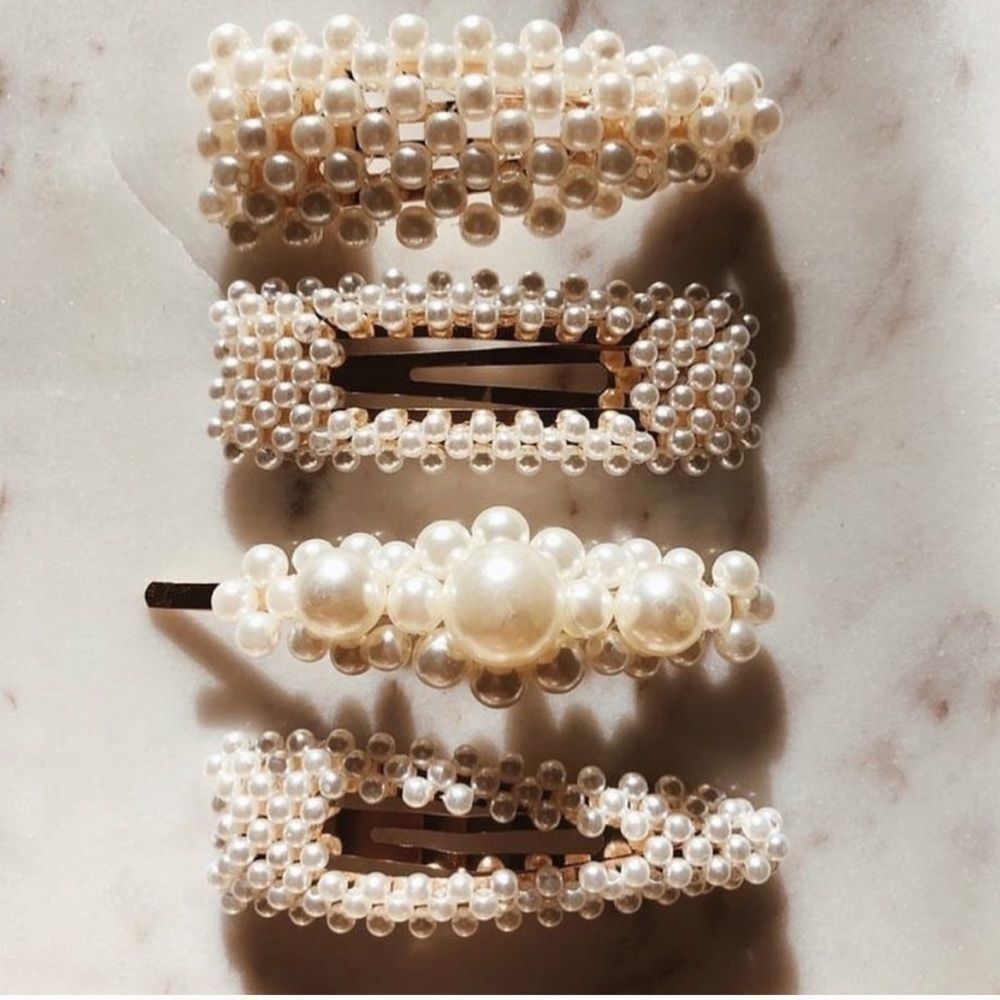 White pearl hair clips